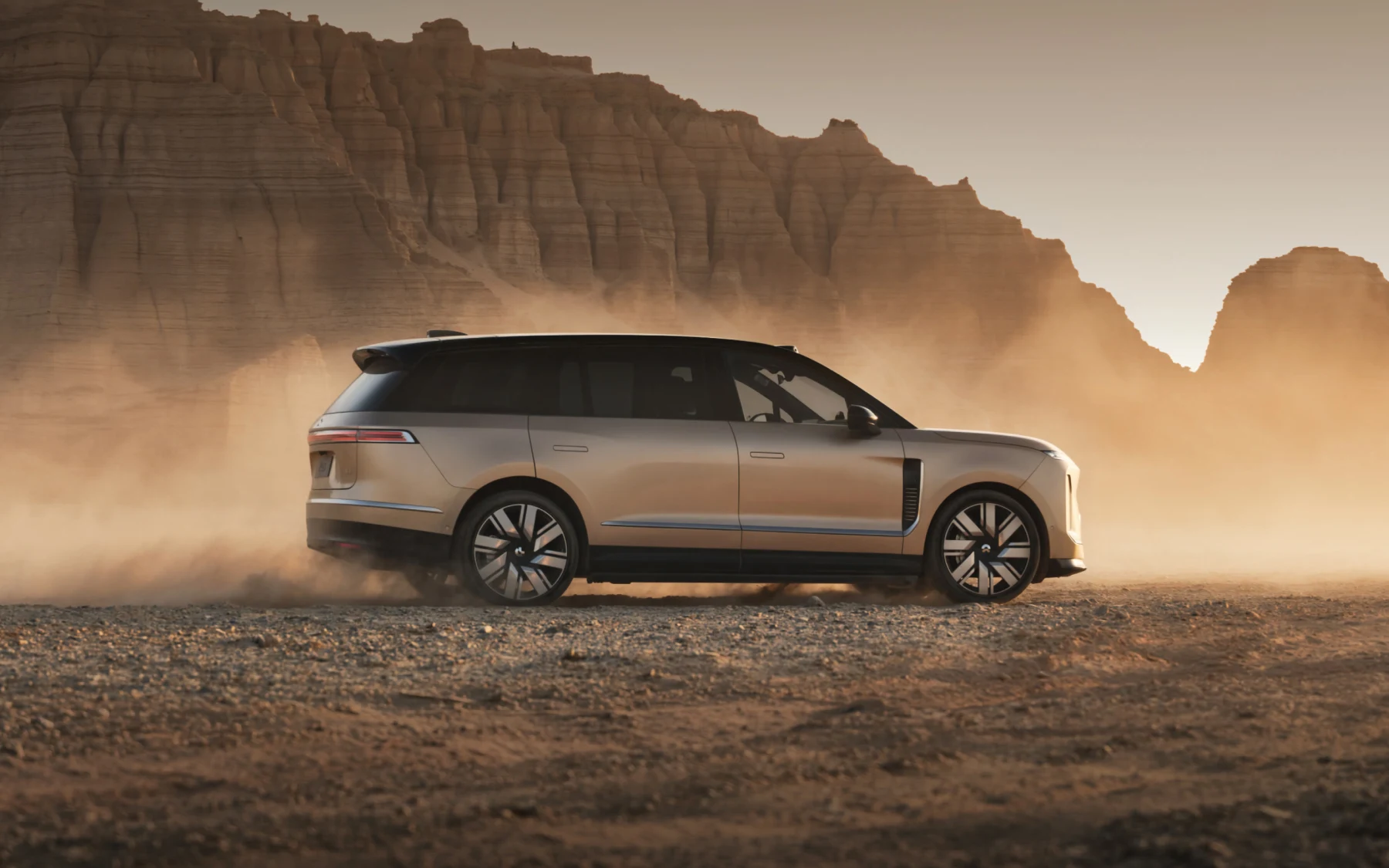 NIO ES9 официална моделна снимка